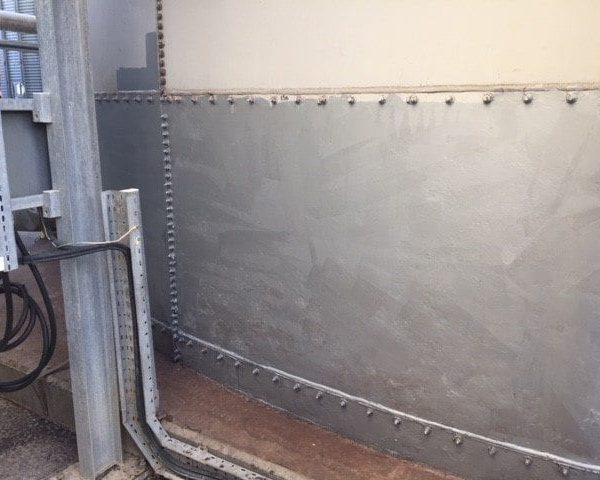 Storage tank protected with MaxPrime 300 Surface Primer before the application of MaxCor 100 top-coat